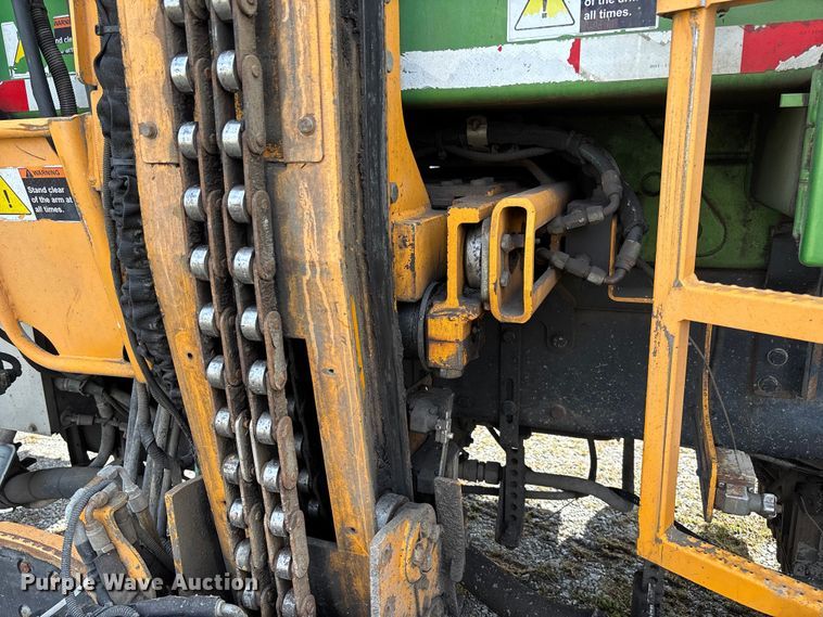 image for item EV3382 2009 Peterbilt 320 refuse truck