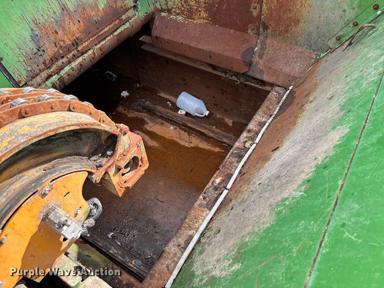 image for item EV3382 2009 Peterbilt 320 refuse truck