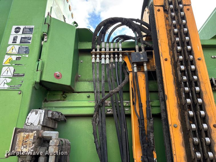 image for item EV3382 2009 Peterbilt 320 refuse truck