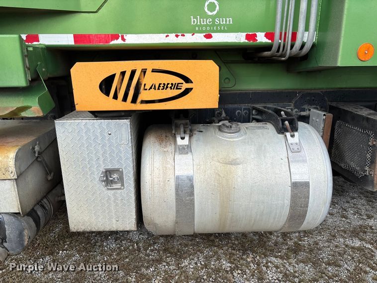 image for item EV3382 2009 Peterbilt 320 refuse truck