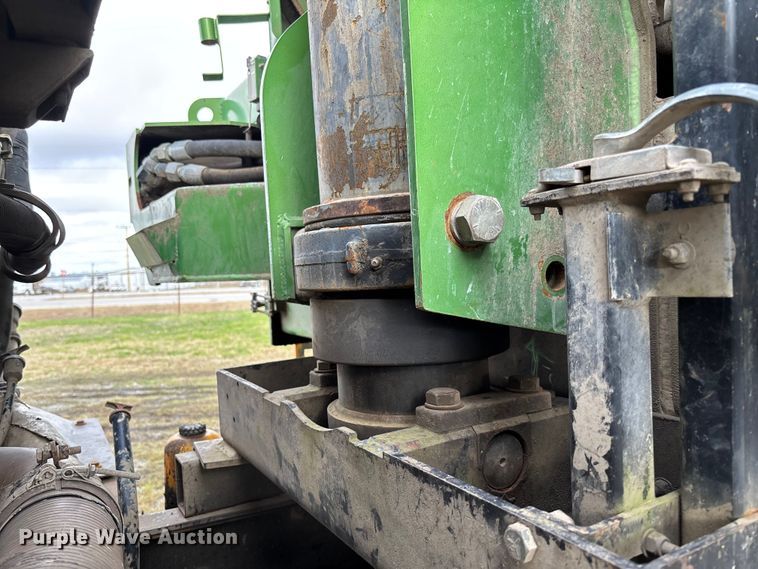 image for item EV3382 2009 Peterbilt 320 refuse truck