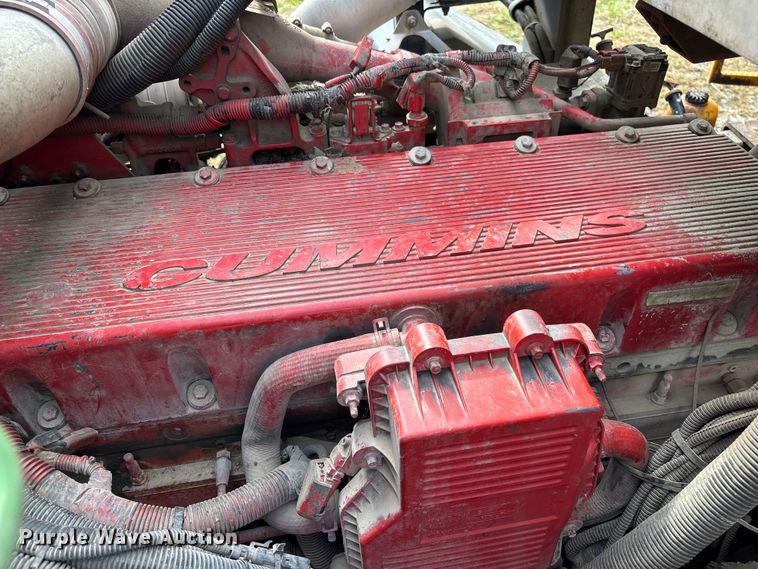 image for item EV3382 2009 Peterbilt 320 refuse truck