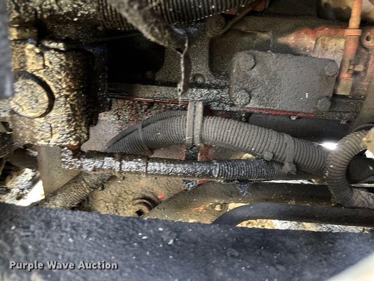 image for item EV3382 2009 Peterbilt 320 refuse truck