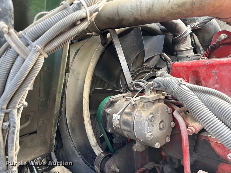 image for item EV3382 2009 Peterbilt 320 refuse truck