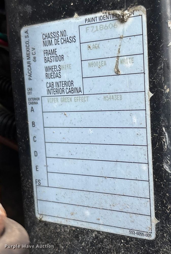 image for item EV3382 2009 Peterbilt 320 refuse truck