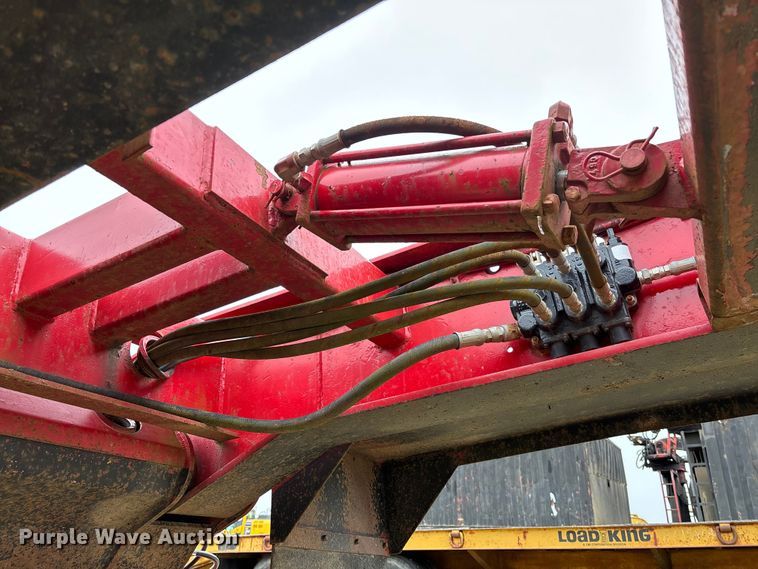 image for item EV3398 1999 Eager Beaver 50GSL/3 lowboy equipment trailer