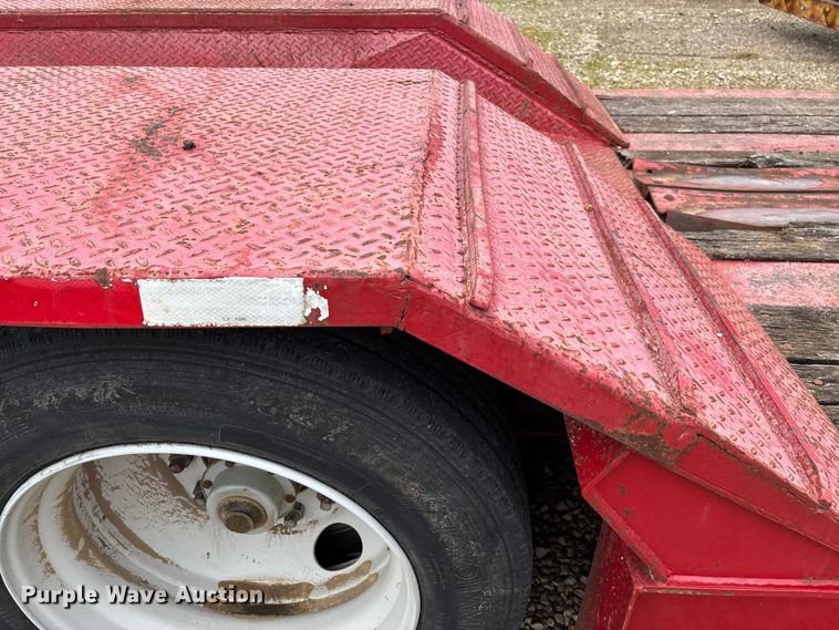 image for item EV3398 1999 Eager Beaver 50GSL/3 lowboy equipment trailer