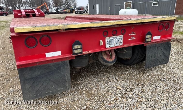 image for item EV3398 1999 Eager Beaver 50GSL/3 lowboy equipment trailer
