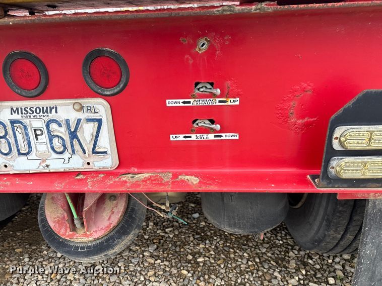 image for item EV3398 1999 Eager Beaver 50GSL/3 lowboy equipment trailer