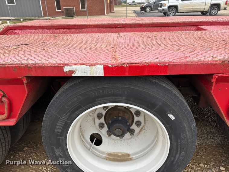 image for item EV3398 1999 Eager Beaver 50GSL/3 lowboy equipment trailer
