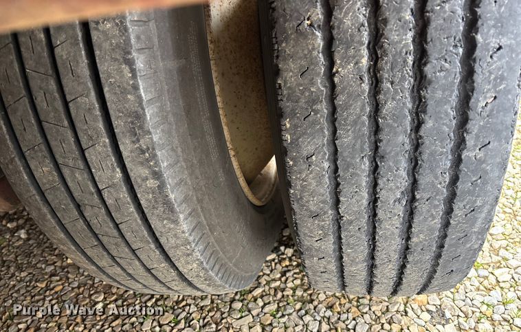 image for item EV3398 1999 Eager Beaver 50GSL/3 lowboy equipment trailer