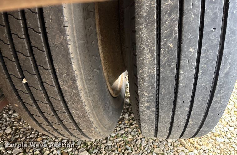 image for item EV3398 1999 Eager Beaver 50GSL/3 lowboy equipment trailer