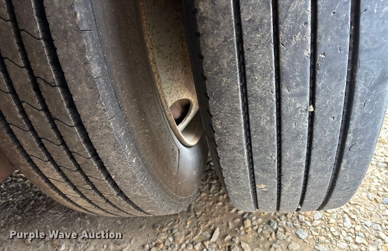 image for item EV3398 1999 Eager Beaver 50GSL/3 lowboy equipment trailer