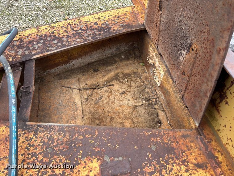 image for item EV3399 1988 Load King 202LT equipment trailer