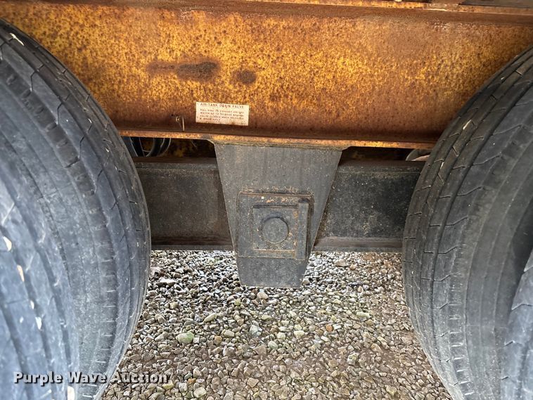 image for item EV3399 1988 Load King 202LT equipment trailer