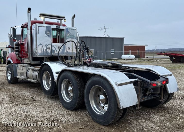 image for item EV3415 2014 Mack Titan TD713 semi truck