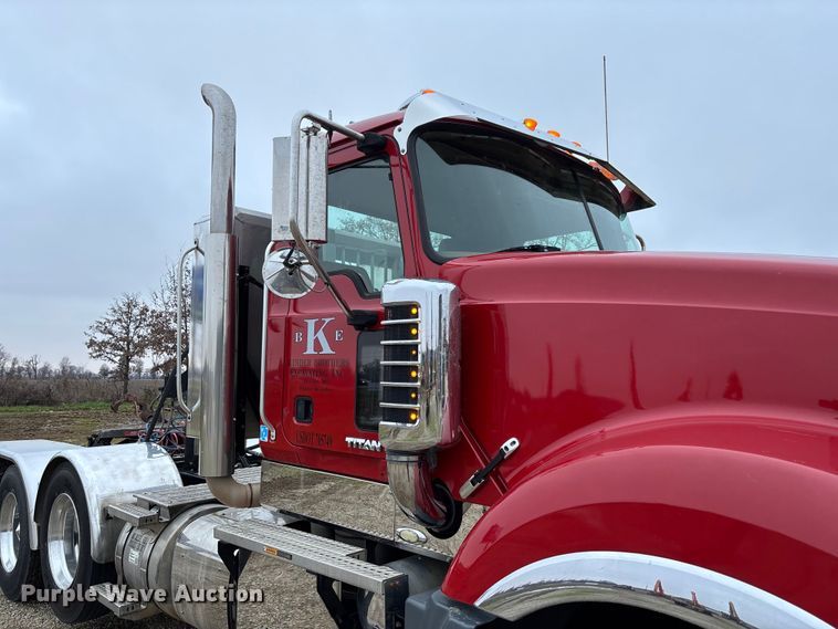 image for item EV3415 2014 Mack Titan TD713 semi truck