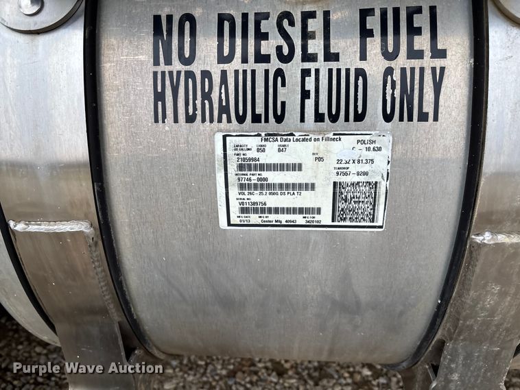 image for item EV3415 2014 Mack Titan TD713 semi truck