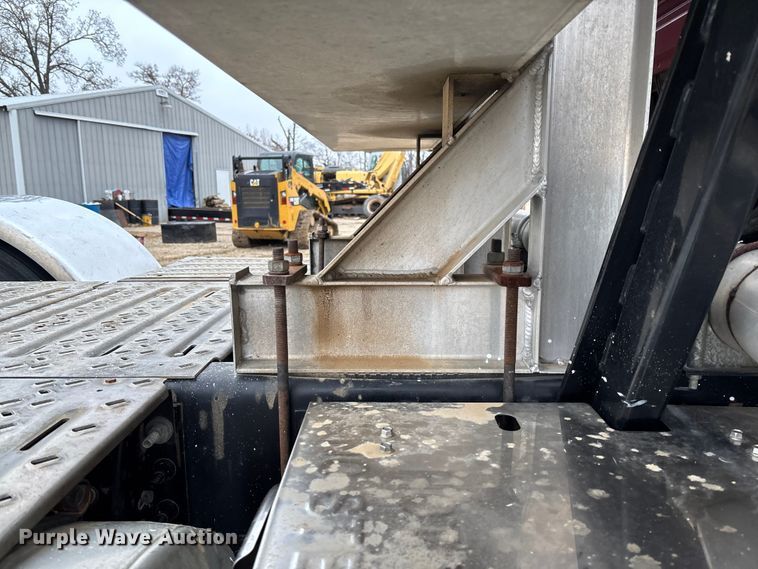 image for item EV3415 2014 Mack Titan TD713 semi truck