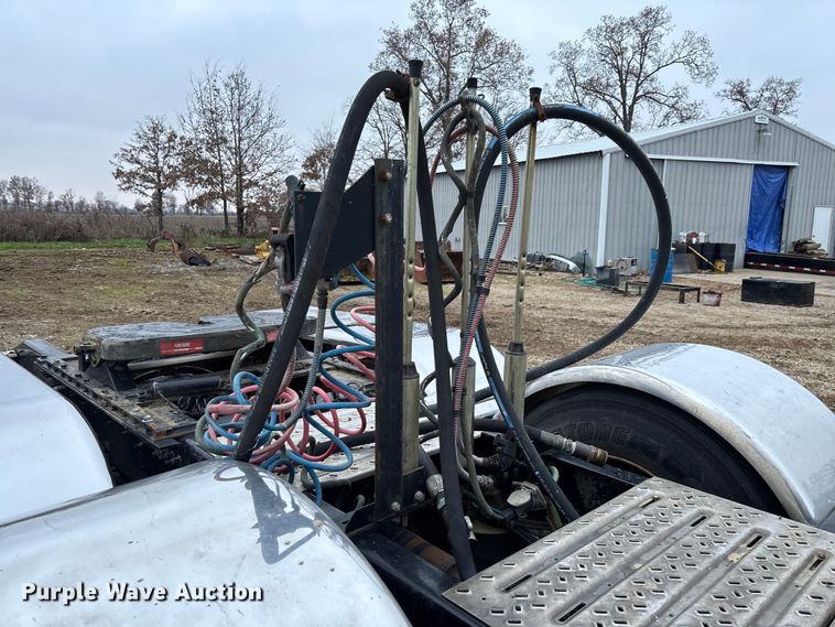 image for item EV3415 2014 Mack Titan TD713 semi truck