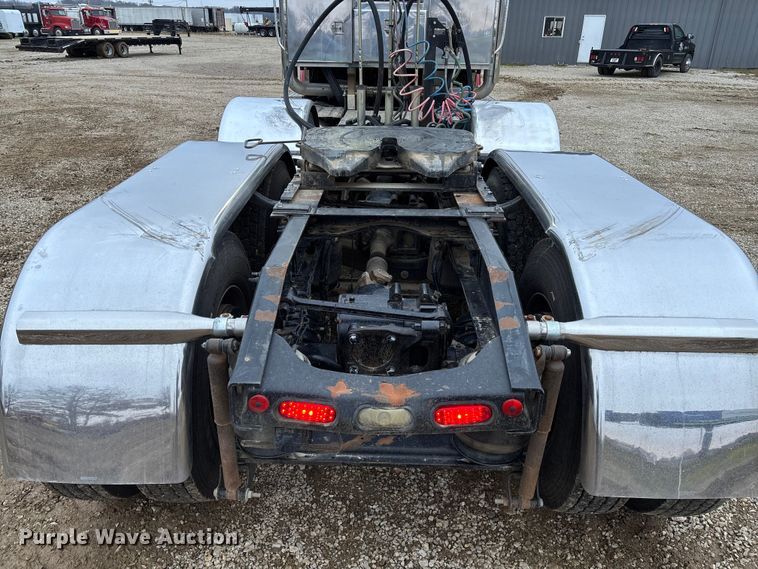 image for item EV3415 2014 Mack Titan TD713 semi truck