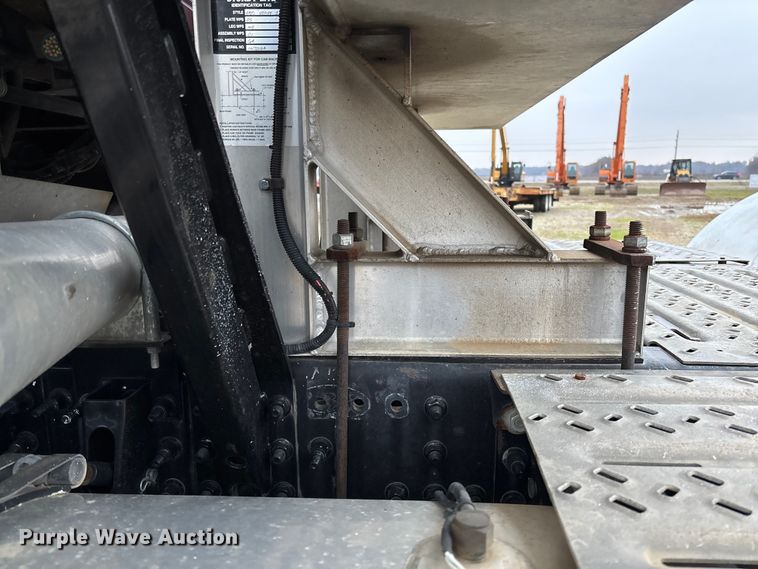 image for item EV3415 2014 Mack Titan TD713 semi truck