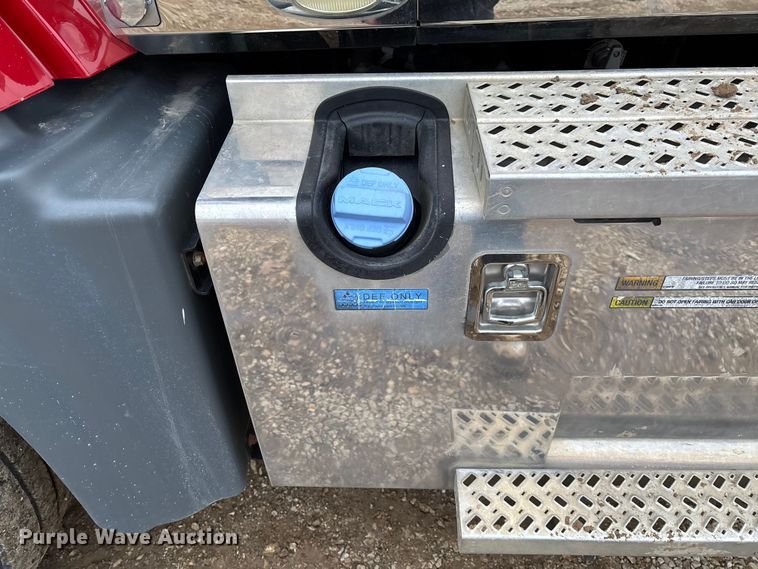 image for item EV3415 2014 Mack Titan TD713 semi truck