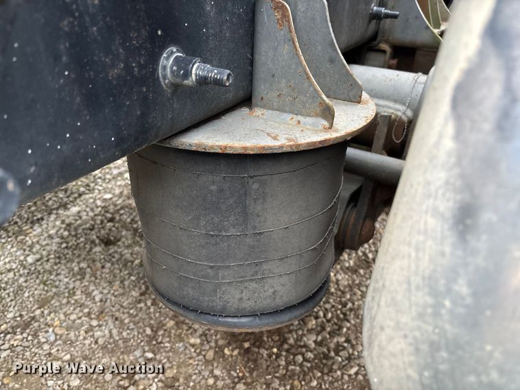 image for item EV3415 2014 Mack Titan TD713 semi truck