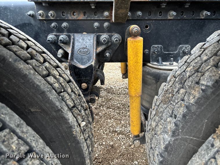 image for item EV3415 2014 Mack Titan TD713 semi truck