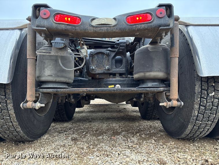 image for item EV3415 2014 Mack Titan TD713 semi truck