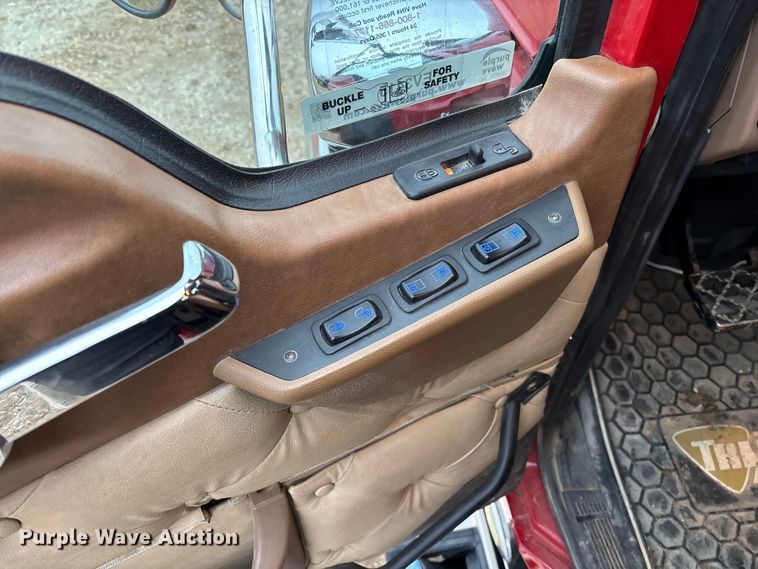 image for item EV3415 2014 Mack Titan TD713 semi truck