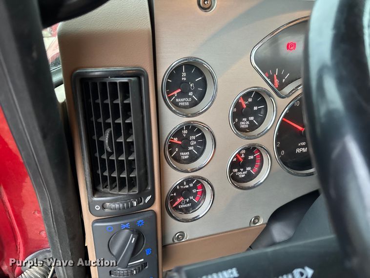 image for item EV3415 2014 Mack Titan TD713 semi truck