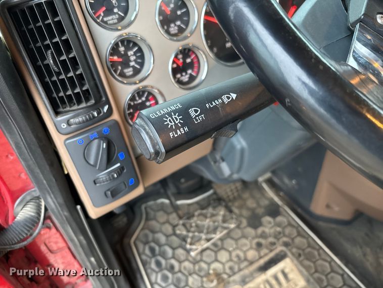 image for item EV3415 2014 Mack Titan TD713 semi truck