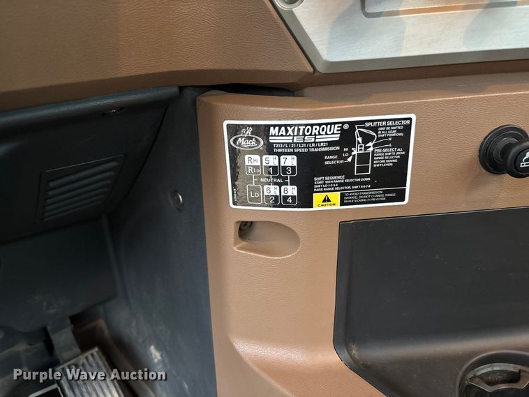 image for item EV3415 2014 Mack Titan TD713 semi truck