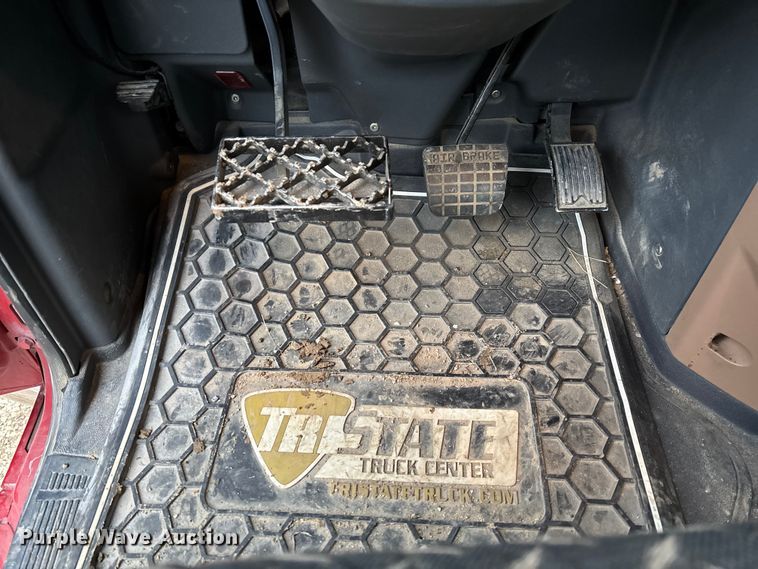 image for item EV3415 2014 Mack Titan TD713 semi truck