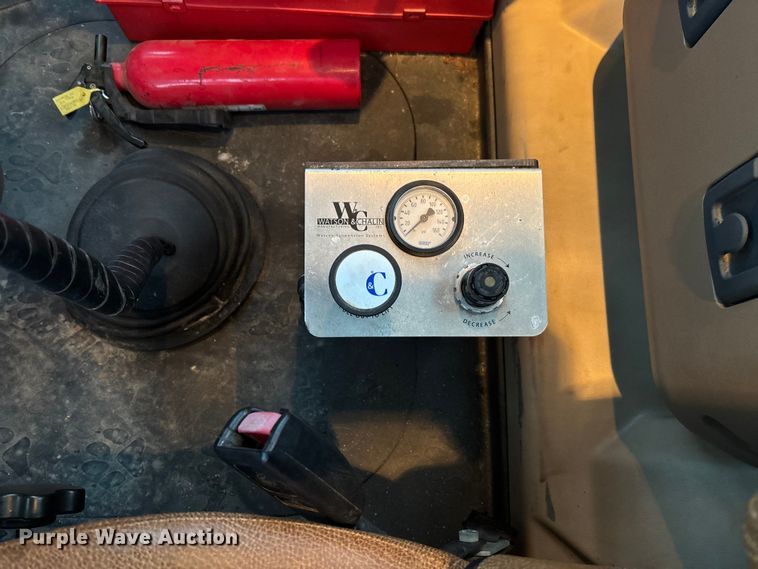 image for item EV3415 2014 Mack Titan TD713 semi truck