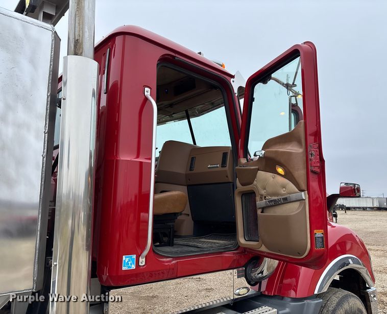 image for item EV3415 2014 Mack Titan TD713 semi truck