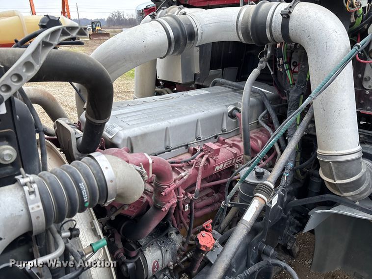 image for item EV3415 2014 Mack Titan TD713 semi truck