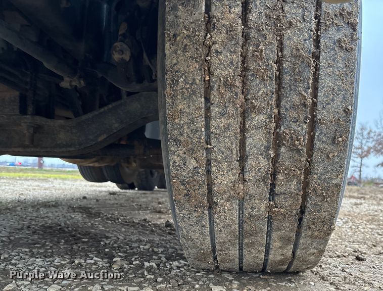 image for item EV3415 2014 Mack Titan TD713 semi truck