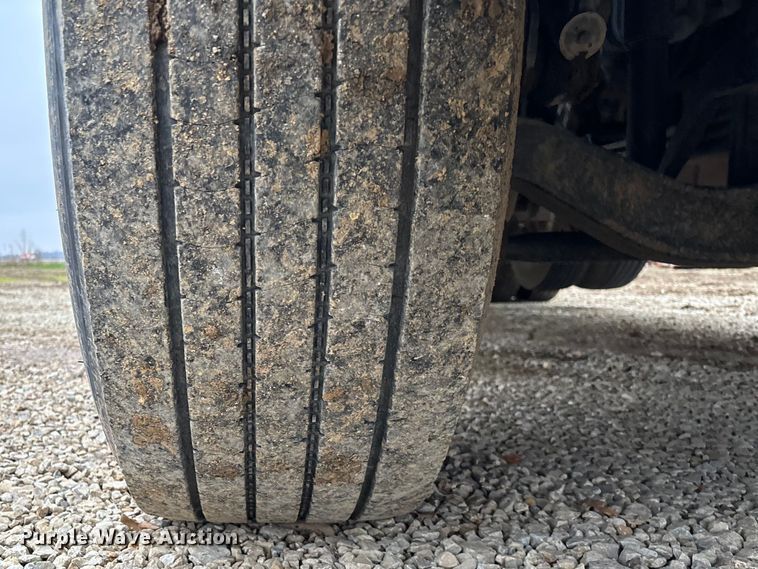 image for item EV3415 2014 Mack Titan TD713 semi truck