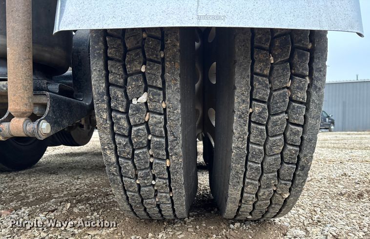 image for item EV3415 2014 Mack Titan TD713 semi truck