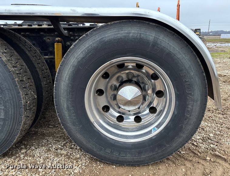 image for item EV3415 2014 Mack Titan TD713 semi truck