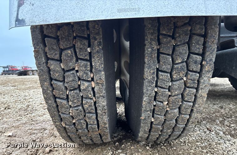 image for item EV3415 2014 Mack Titan TD713 semi truck