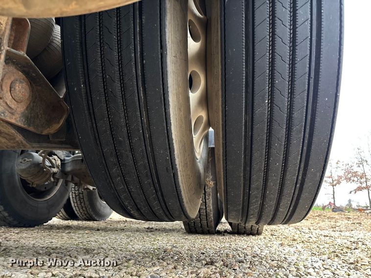 image for item EV3415 2014 Mack Titan TD713 semi truck