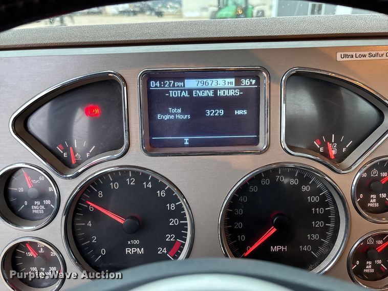 image for item EV3415 2014 Mack Titan TD713 semi truck