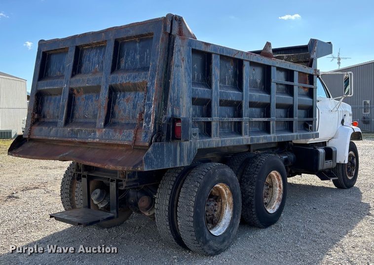 image for item EV3437 1988 GMC C7 dump truck