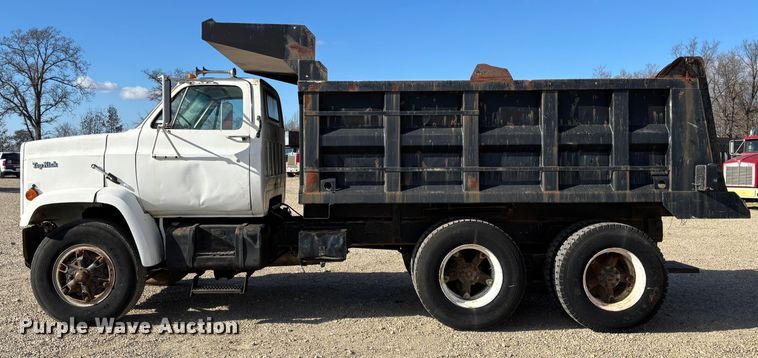 image for item EV3437 1988 GMC C7 dump truck