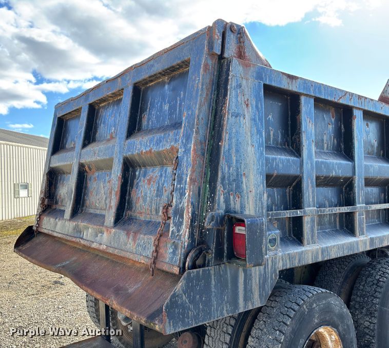image for item EV3437 1988 GMC C7 dump truck