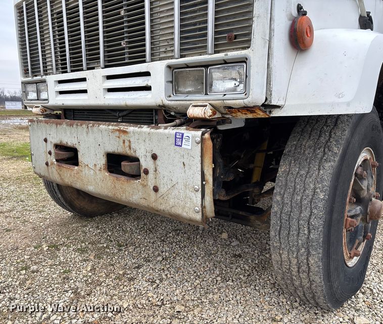 image for item EV3437 1988 GMC C7 dump truck