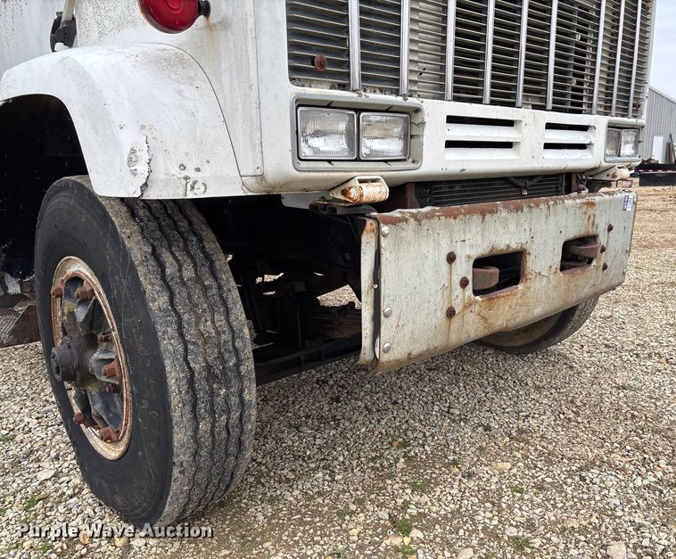 image for item EV3437 1988 GMC C7 dump truck